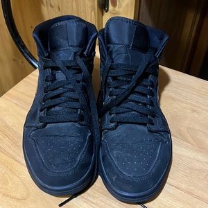 Black Air Jordan. Mens 8/Women’s 9